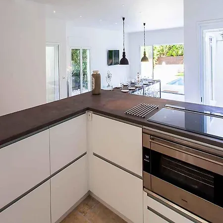Sleeps 16 Pool * Cannes