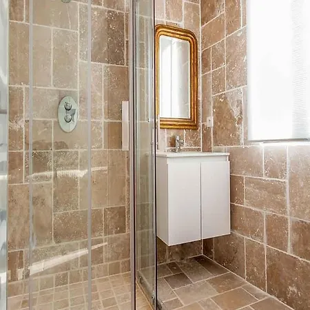 Hébergement de vacances Sleeps 16 Pool Cannes