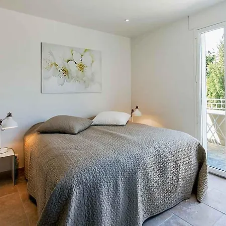 Sleeps 16 Pool Cannes