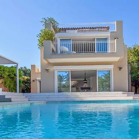Sleeps 16 Pool Cannes